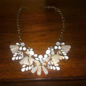 Beautiful rhinestone with crackle white stones